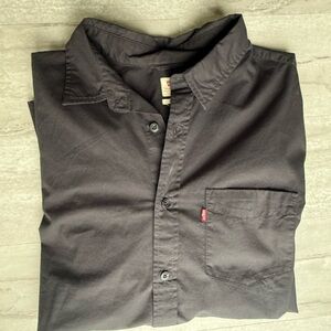 Levi's Black Short-Sleeve Button-Down Shirt with Chest Pocket